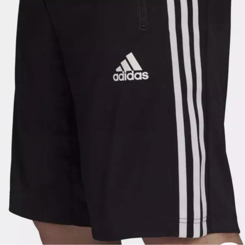 New Adidas Men's Designed 2 Move 3-Stripes Primeblue Men's Shorts. - Picture 5 of 5